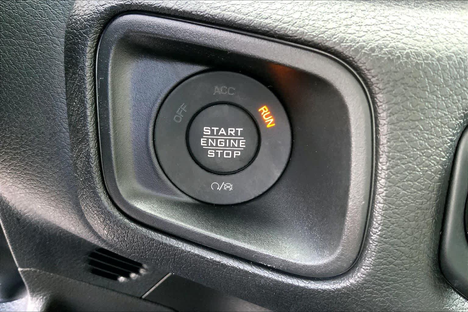New 2026 Jeep Gladiator Sport AWD/4WD image 17