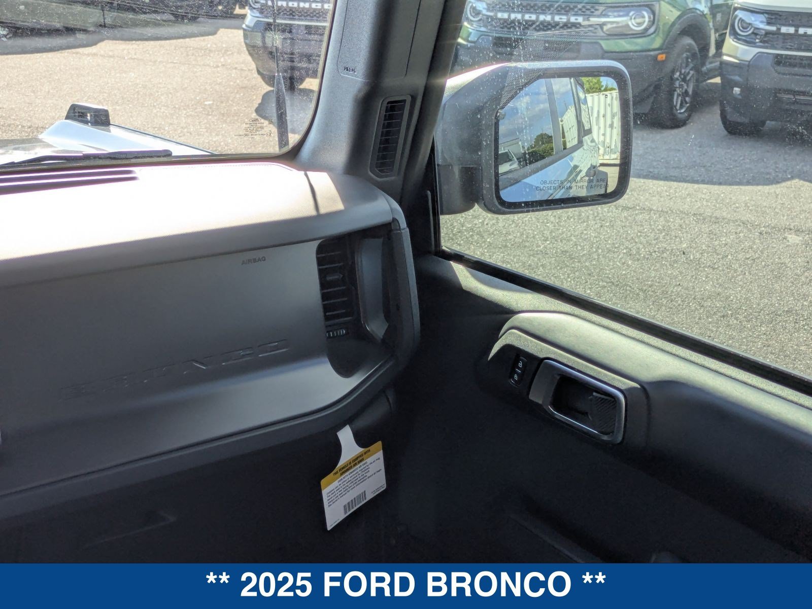 Used 2025 Ford Bronco Badlands AWD/4WD image 49