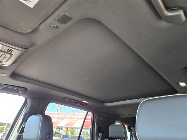 Used 2021 Chevrolet Tahoe Premier w/ Premium Package image 12