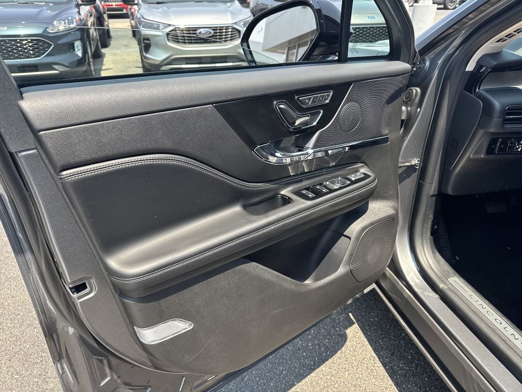 Certified 2023 Lincoln Corsair Reserve w/ Jet Appearance Package image 25