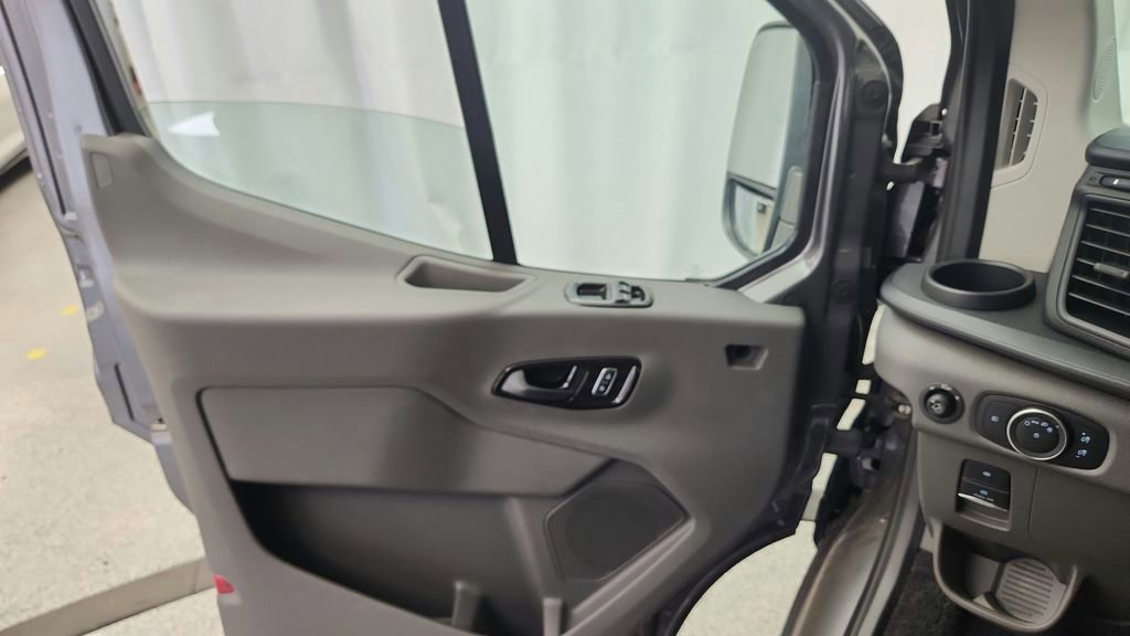 Used 2025 Ford Transit 150 Low Roof AWD image 22
