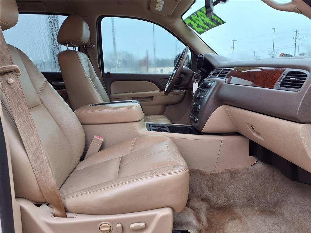 Used 2012 GMC Yukon XL SLT w/ SLT-2 Equipment Package image 16