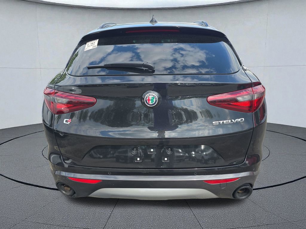 Used 2022 Alfa Romeo Stelvio Ti AWD/4WD image 7