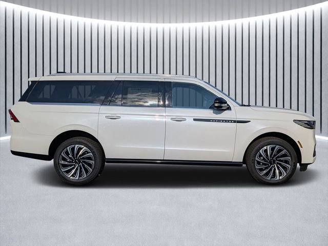 New 2025 Lincoln Navigator L Black Label video 2
