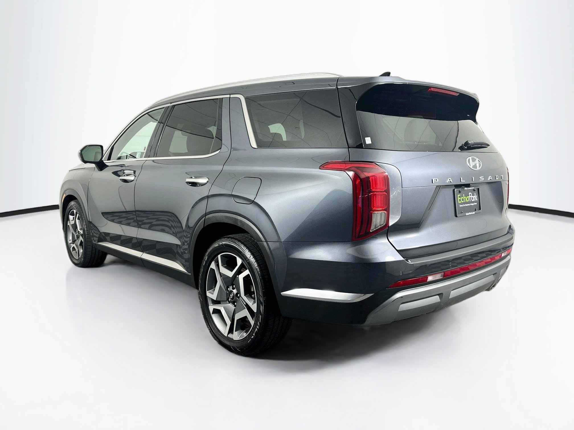 Used 2024 Hyundai Palisade Limited AWD/4WD image 5
