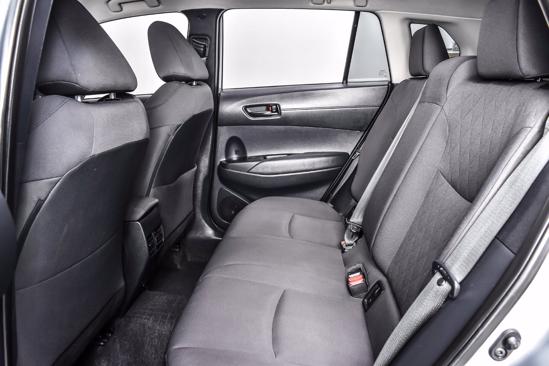 Used 2024 Toyota Corolla Cross LE AWD/4WD image 19