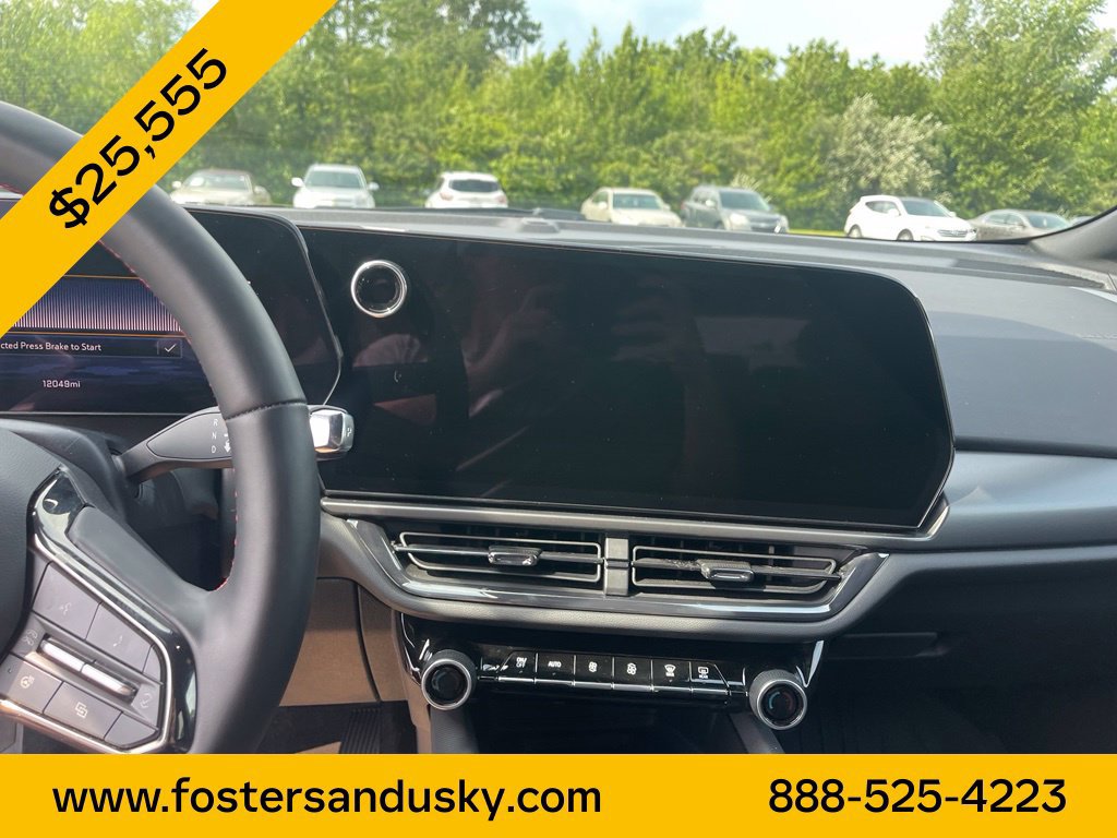 Used 2024 Chevrolet Equinox EV RS w/ LPO, Trailering Package FWD image 10