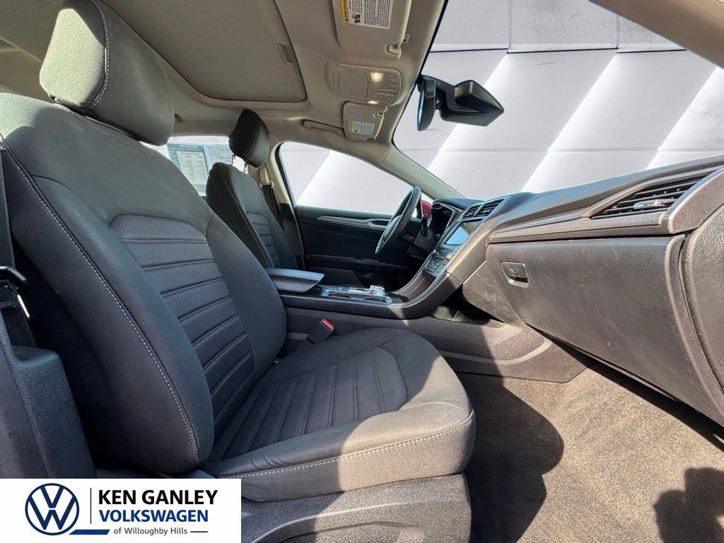 Used 2020 Ford Fusion SE FWD image 13