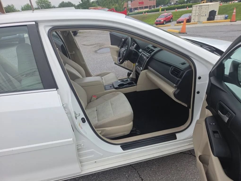 Used 2013 Toyota Camry LE FWD image 20