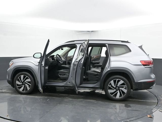 Used 2024 Volkswagen Atlas SE image 34