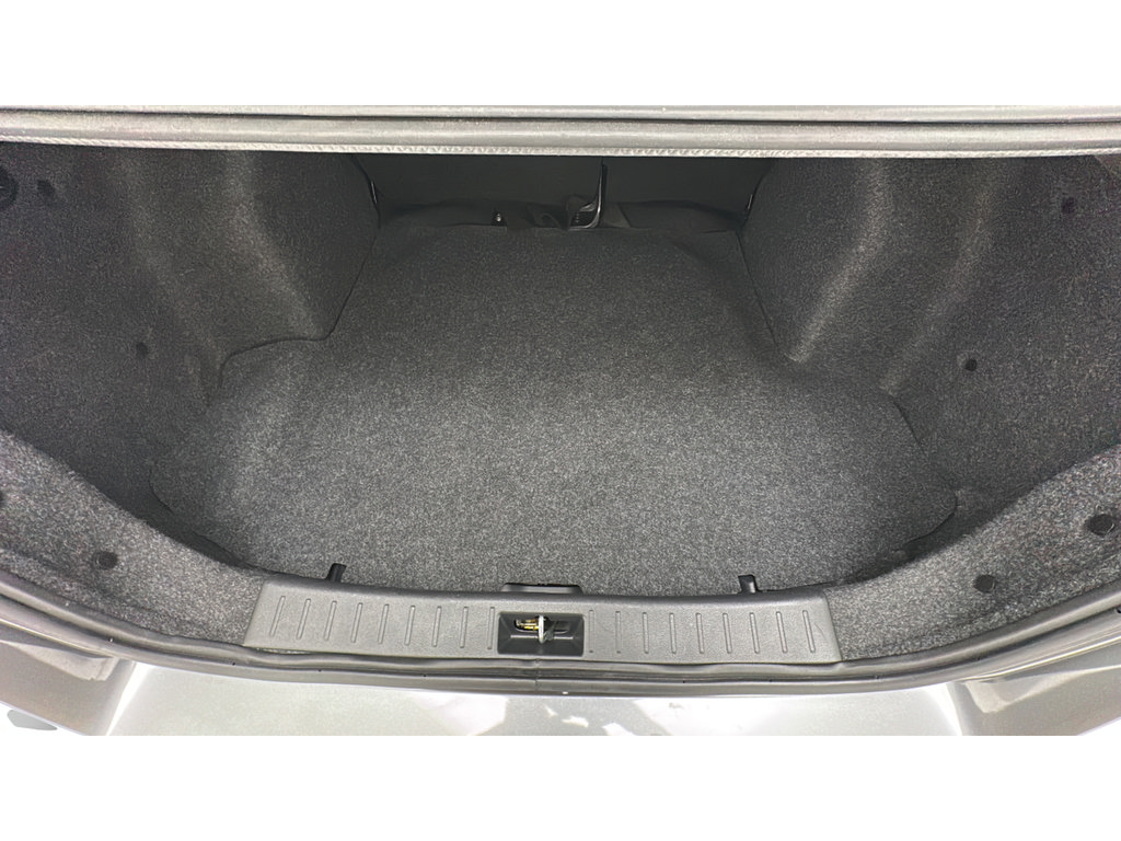 Used 2025 Nissan Versa SV FWD image 21
