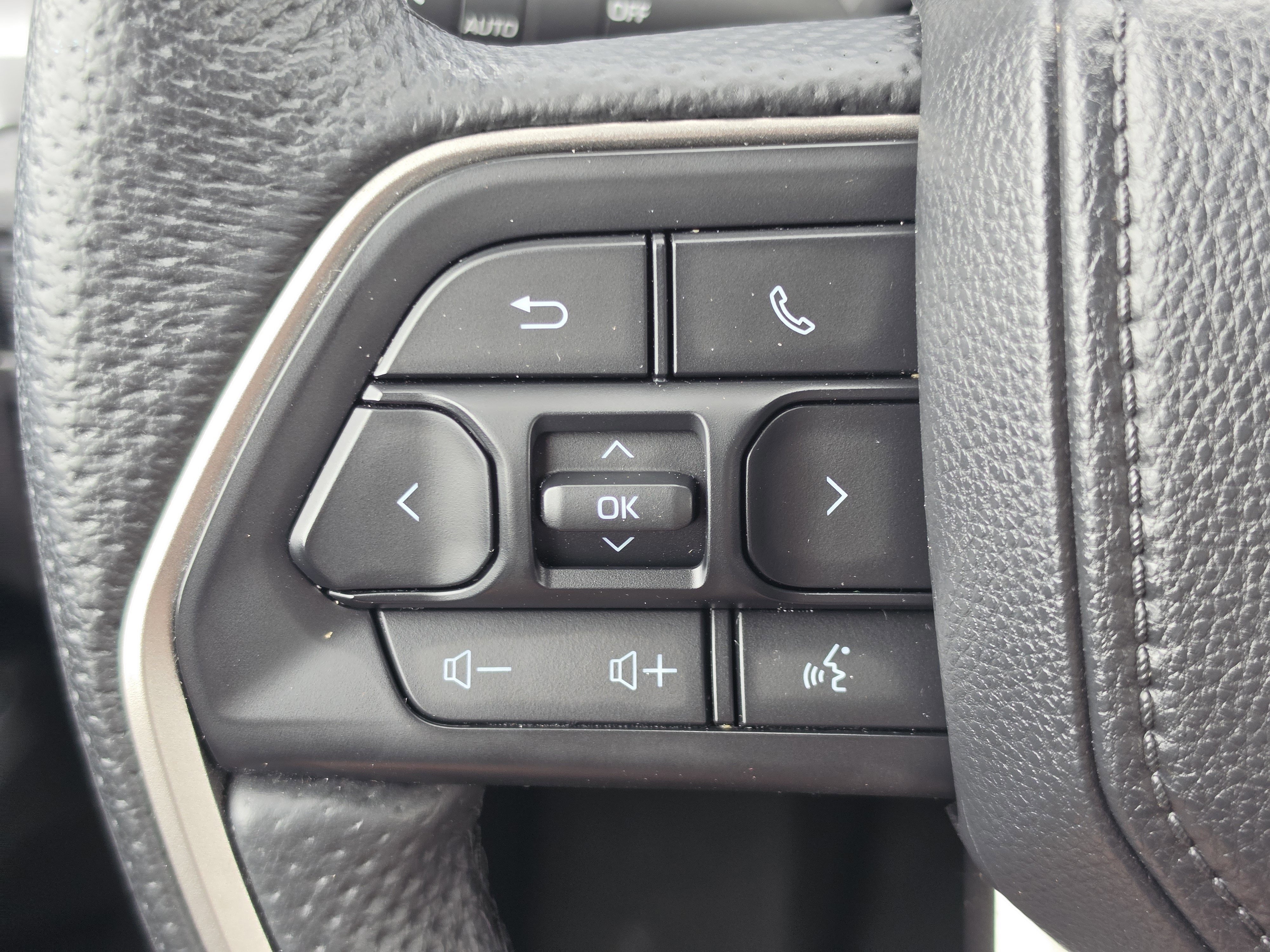 Certified 2024 Toyota Tacoma TRD Sport AWD/4WD image 16