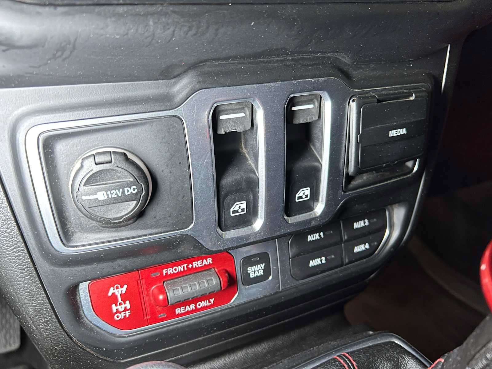 Used 2018 Jeep Wrangler Rubicon AWD/4WD image 31
