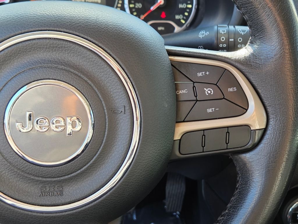 Used 2015 Jeep Renegade Latitude w/ Popular Equipment Group FWD image 26