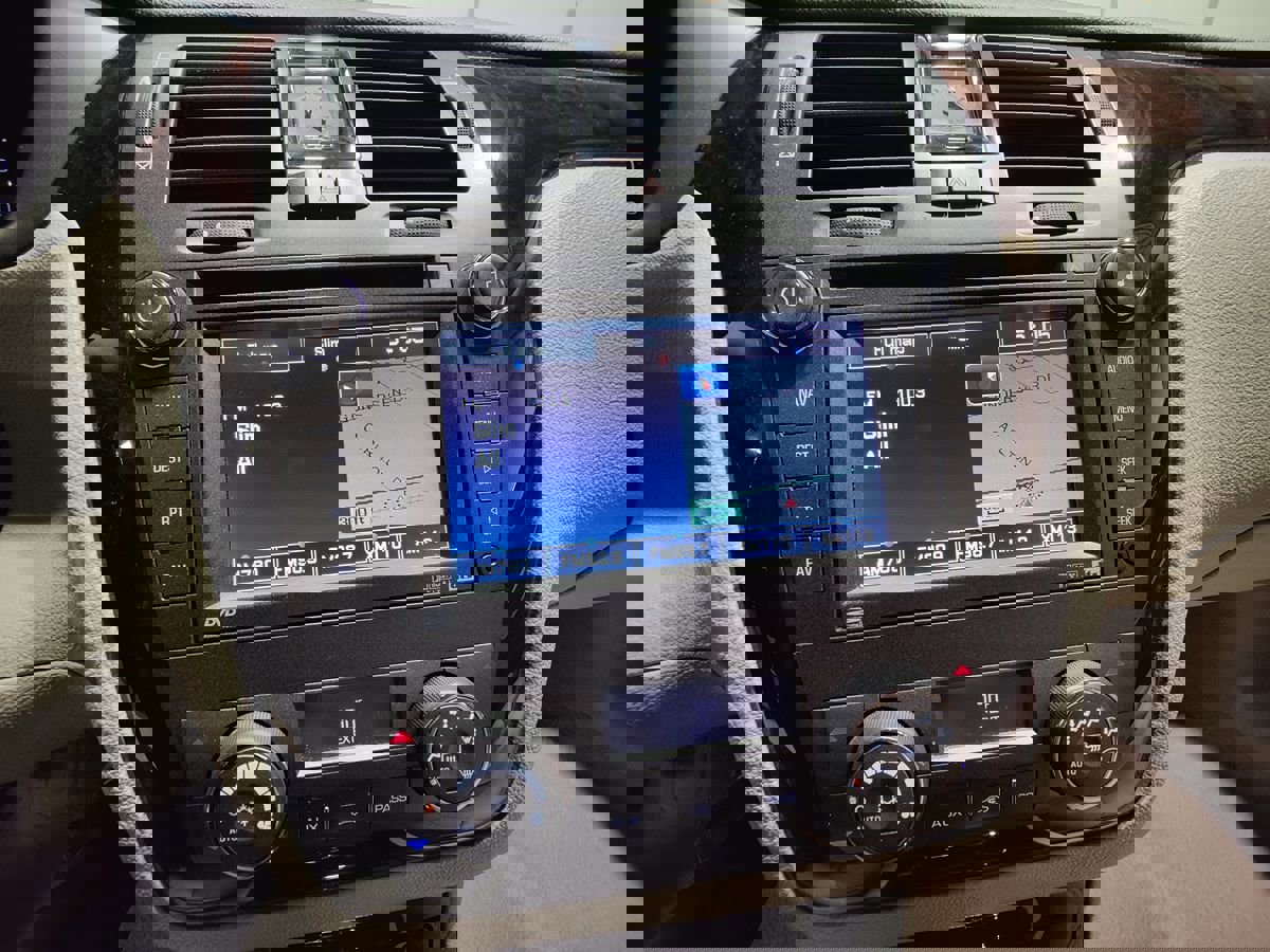 Used 2007 Cadillac DTS Performance image 41