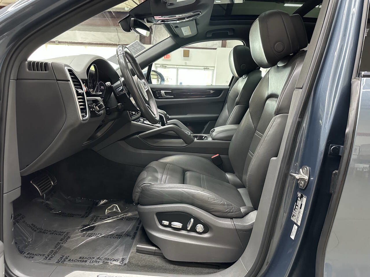 Used 2019 Porsche Cayenne S image 11