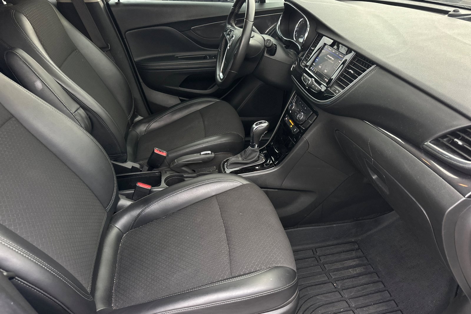 Used 2022 Buick Encore Preferred w/ Safety Package image 16