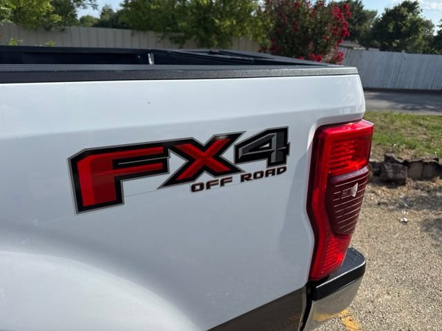 Used 2020 Ford F350 Lariat w/ Lariat Value Package AWD/4WD image 4