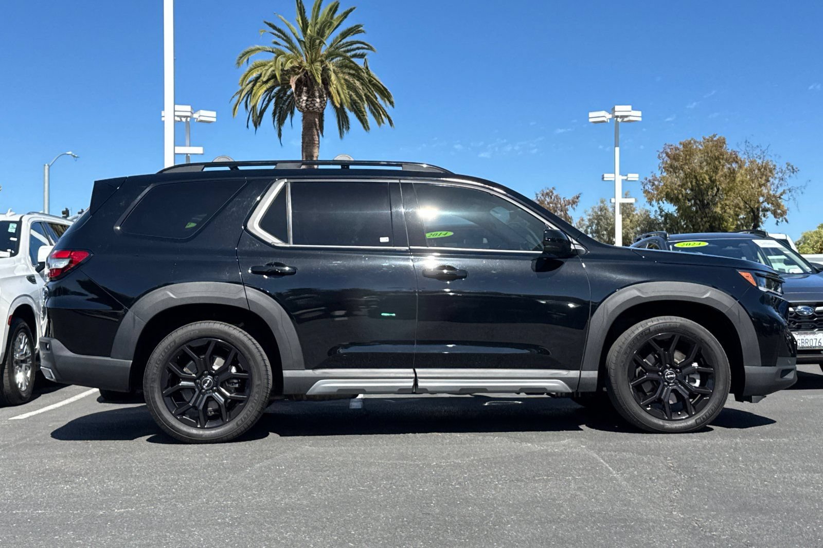 Used 2025 Honda Pilot Black Edition image 4