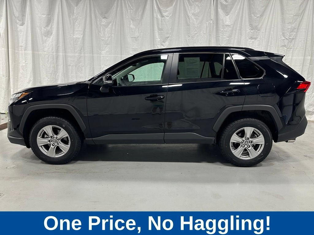 Used 2025 Toyota RAV4 XLE FWD image 4