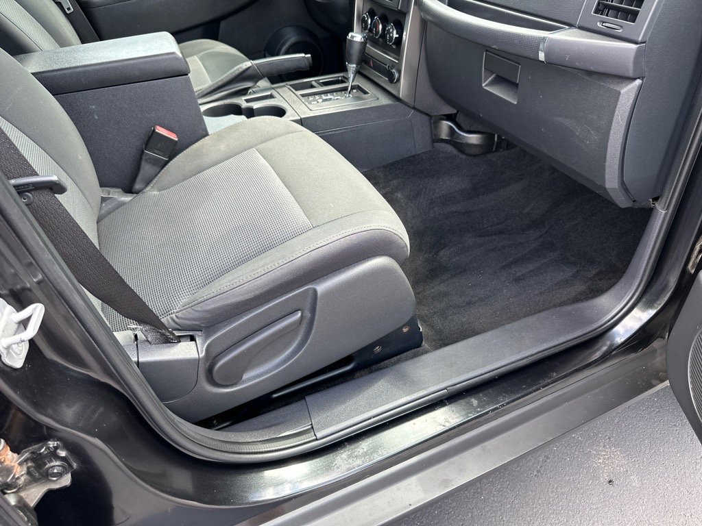 Used 2009 Jeep Liberty Sport image 20
