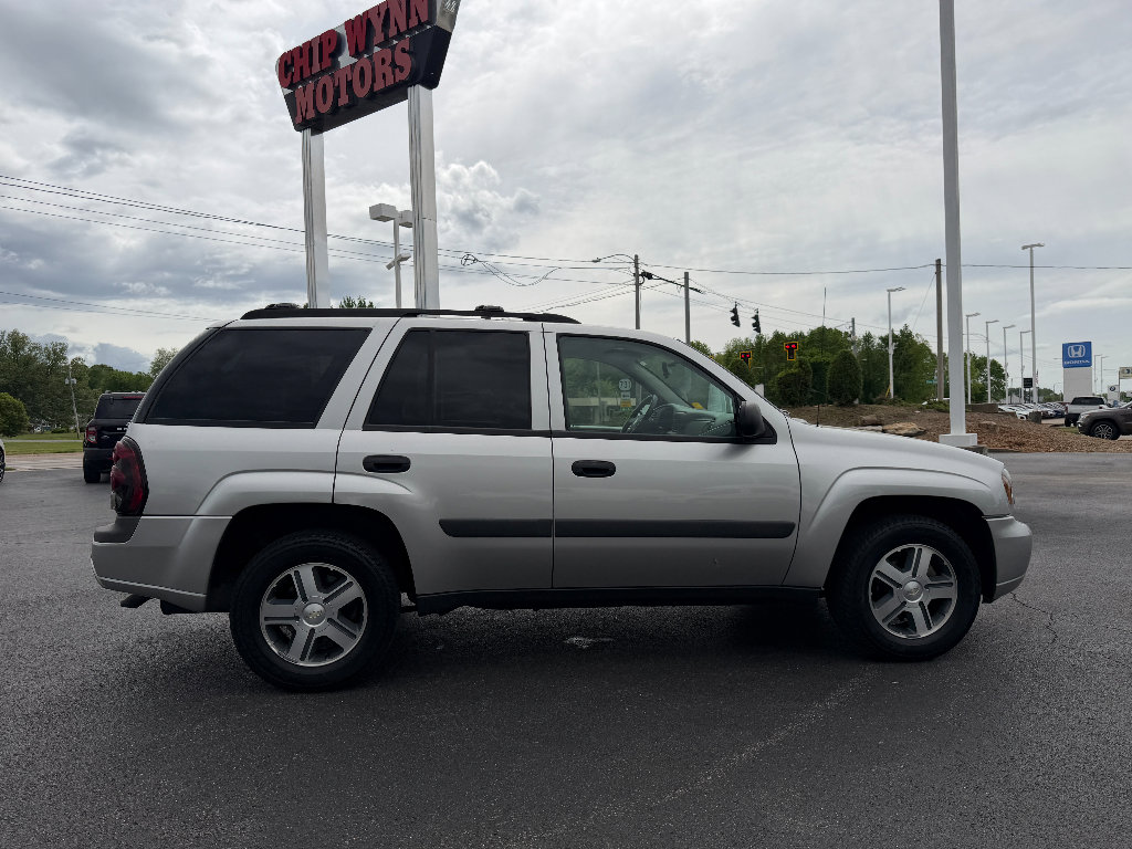 Used 2005 Chevrolet TrailBlazer LS w/ LS Preferred Equipment Group RWD image 8