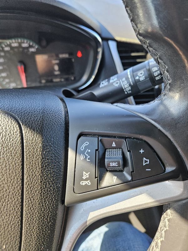Used 2018 Chevrolet Trax LT w/ Sun & Sound Package image 12