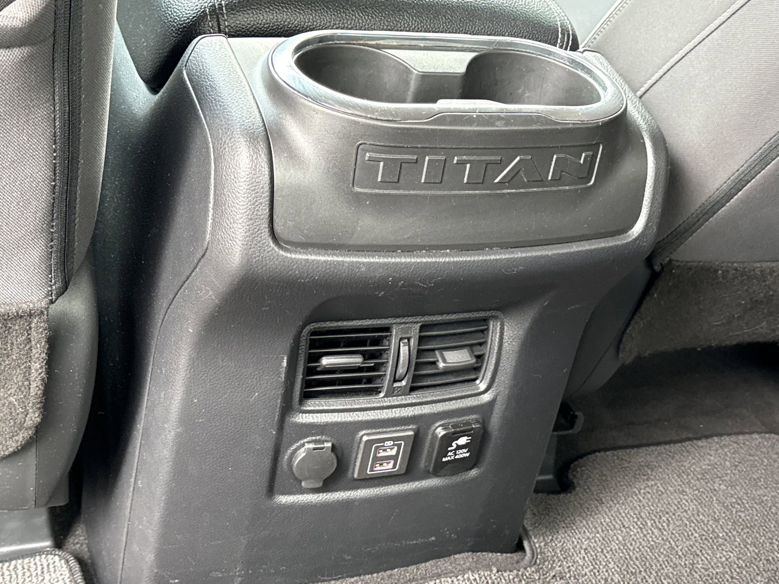 Used 2020 Nissan Titan SV w/ SV Convenience Package image 11