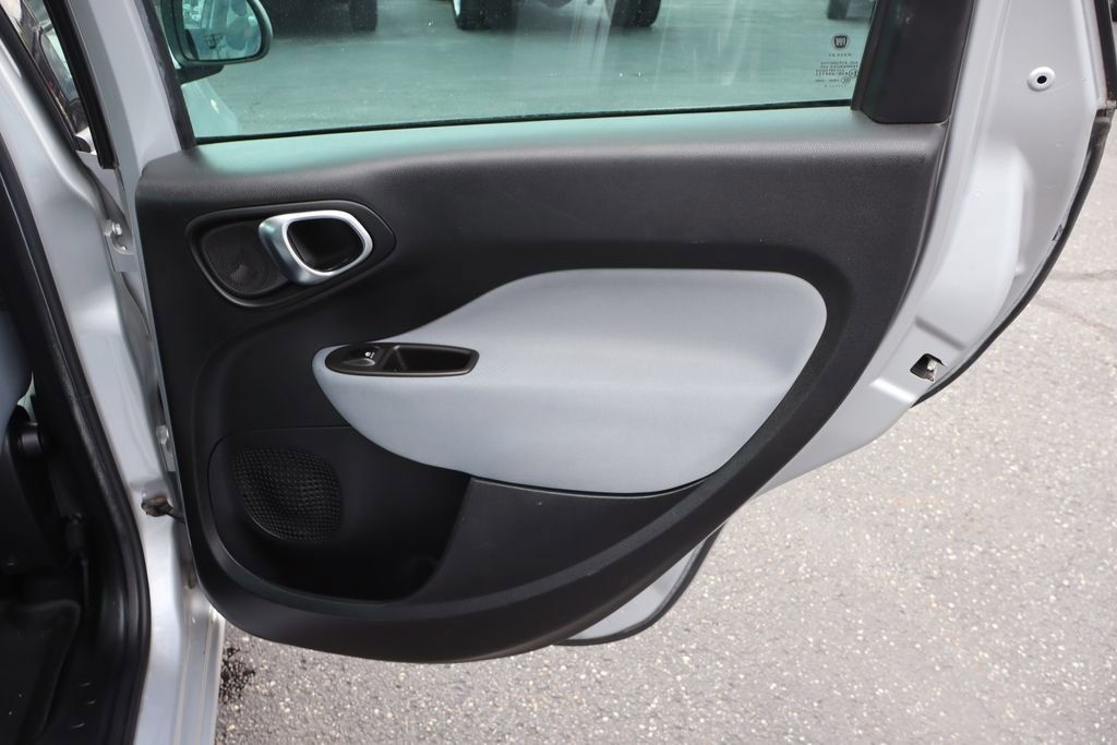 Used 2014 FIAT 500L Easy w/ Popular Equipment Group FWD image 25