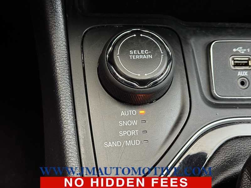 Used 2020 Jeep Cherokee Limited image 36