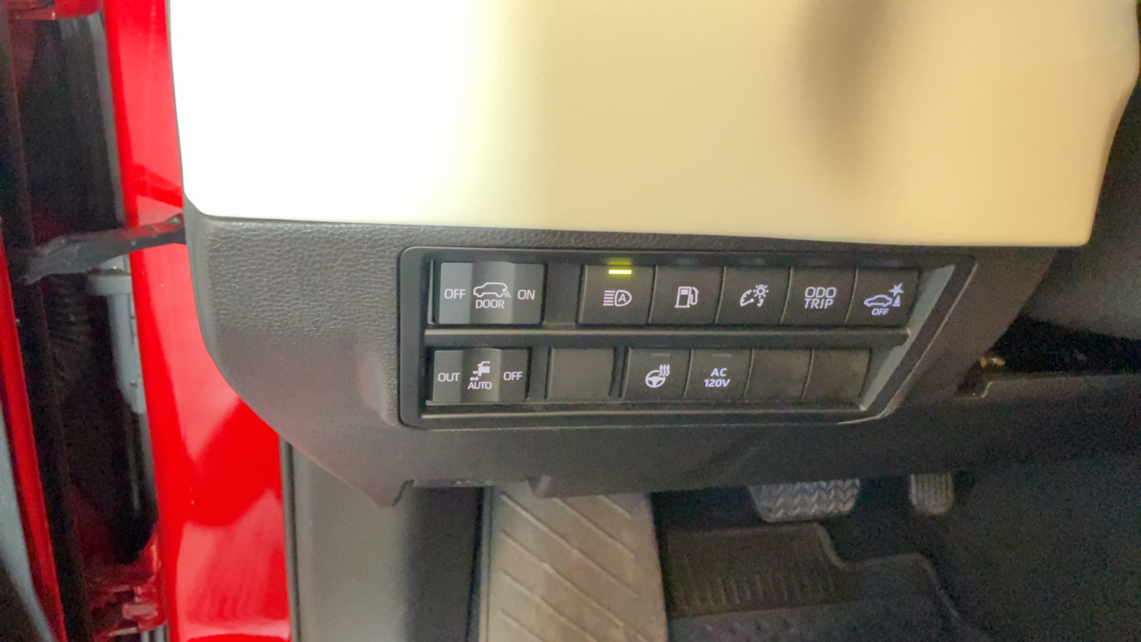 Certified 2024 Toyota Sequoia Capstone AWD/4WD image 18