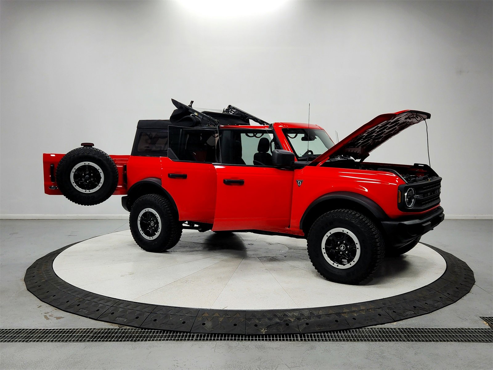 Used 2023 Ford Bronco 4-Door w/ Sasquatch Package image 9