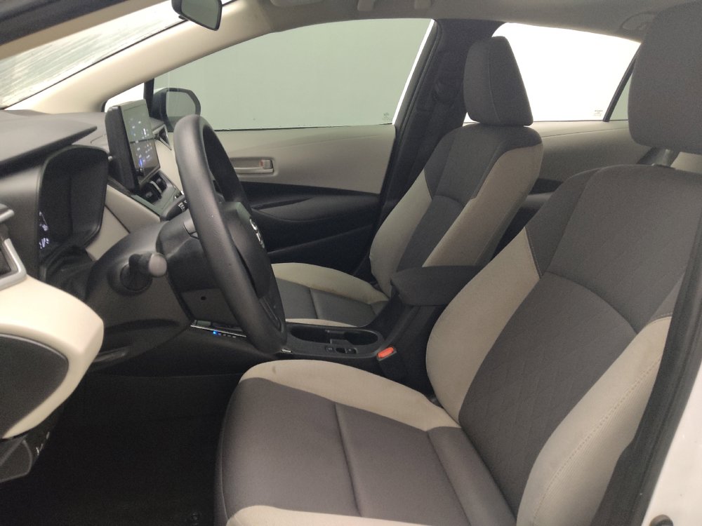 Used 2025 Toyota Corolla LE FWD image 17