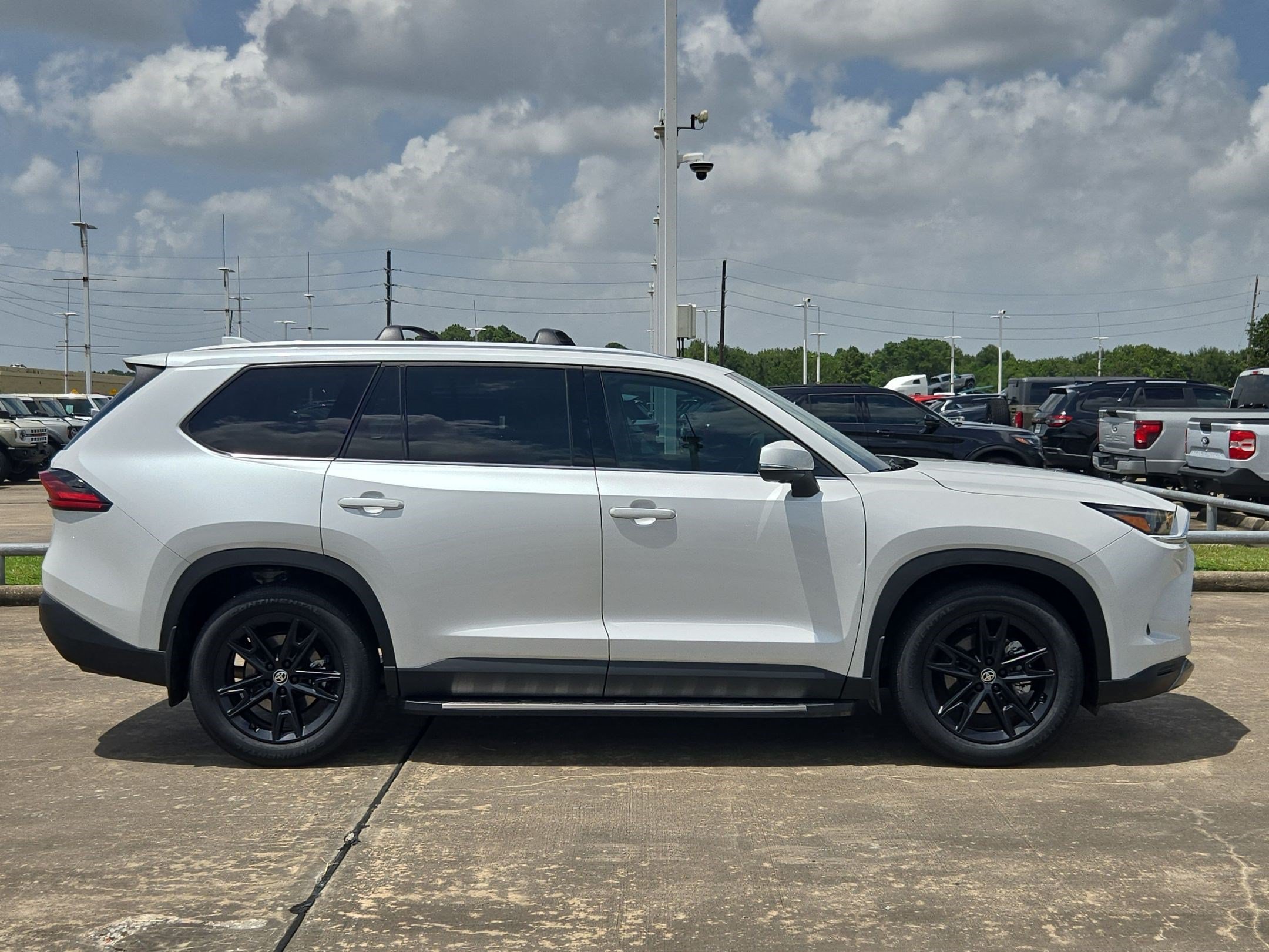 Used 2025 Toyota Grand Highlander FWD image 2