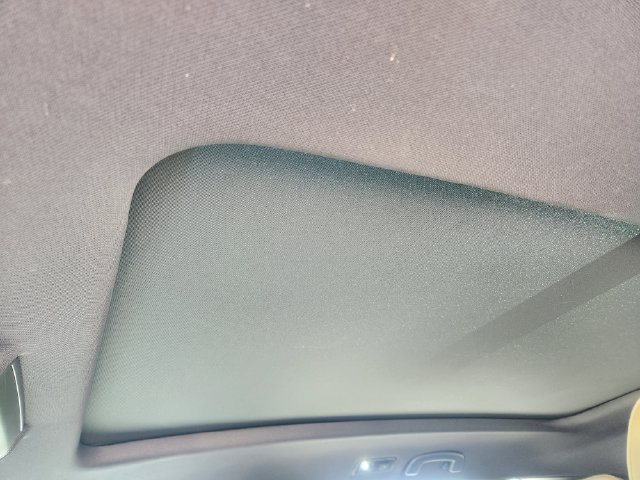 Used 2020 Volkswagen Atlas Cross Sport SE w/ Panoramic Sunroof Package FWD image 26