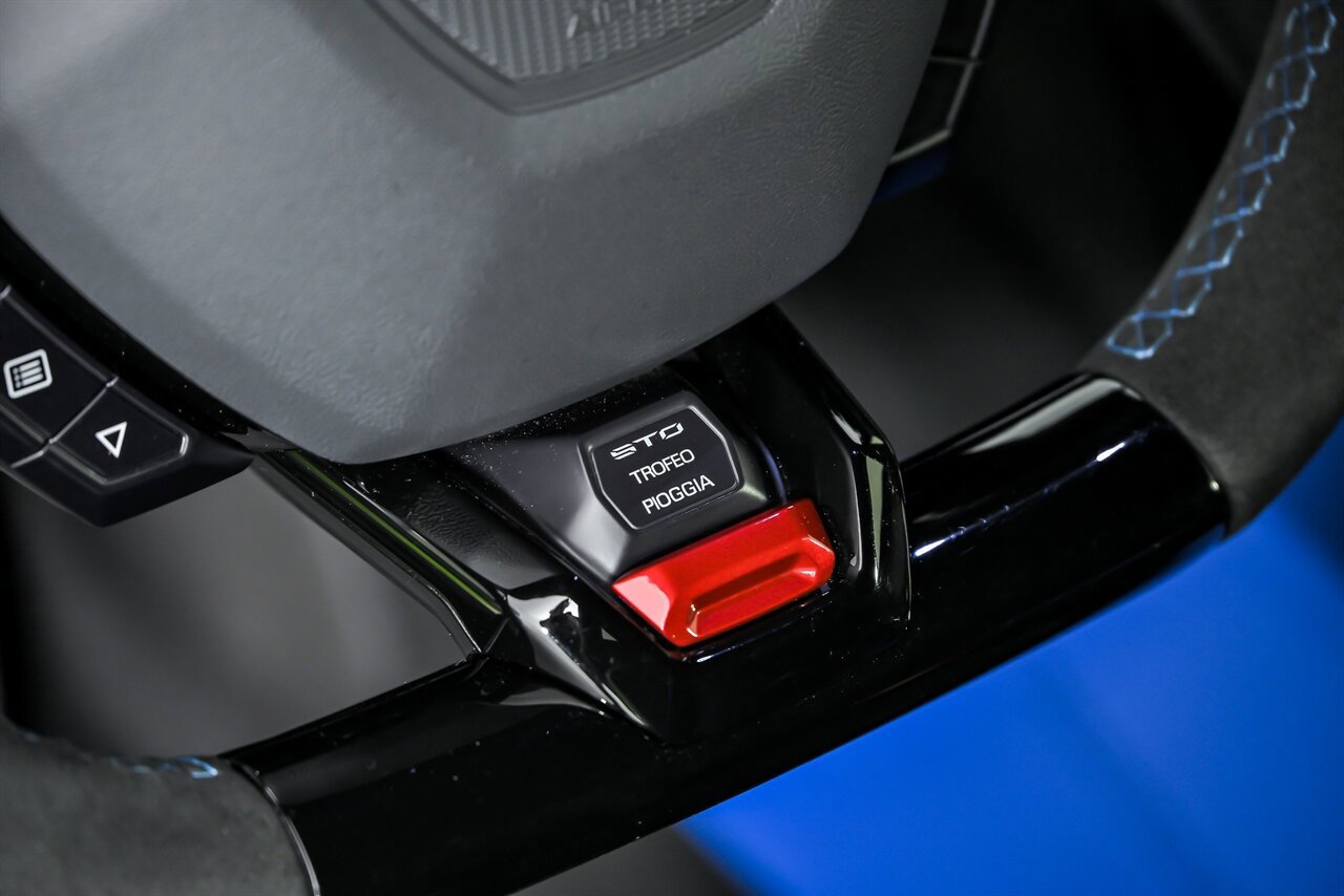 Used 2022 Lamborghini Huracan STO RWD image 25