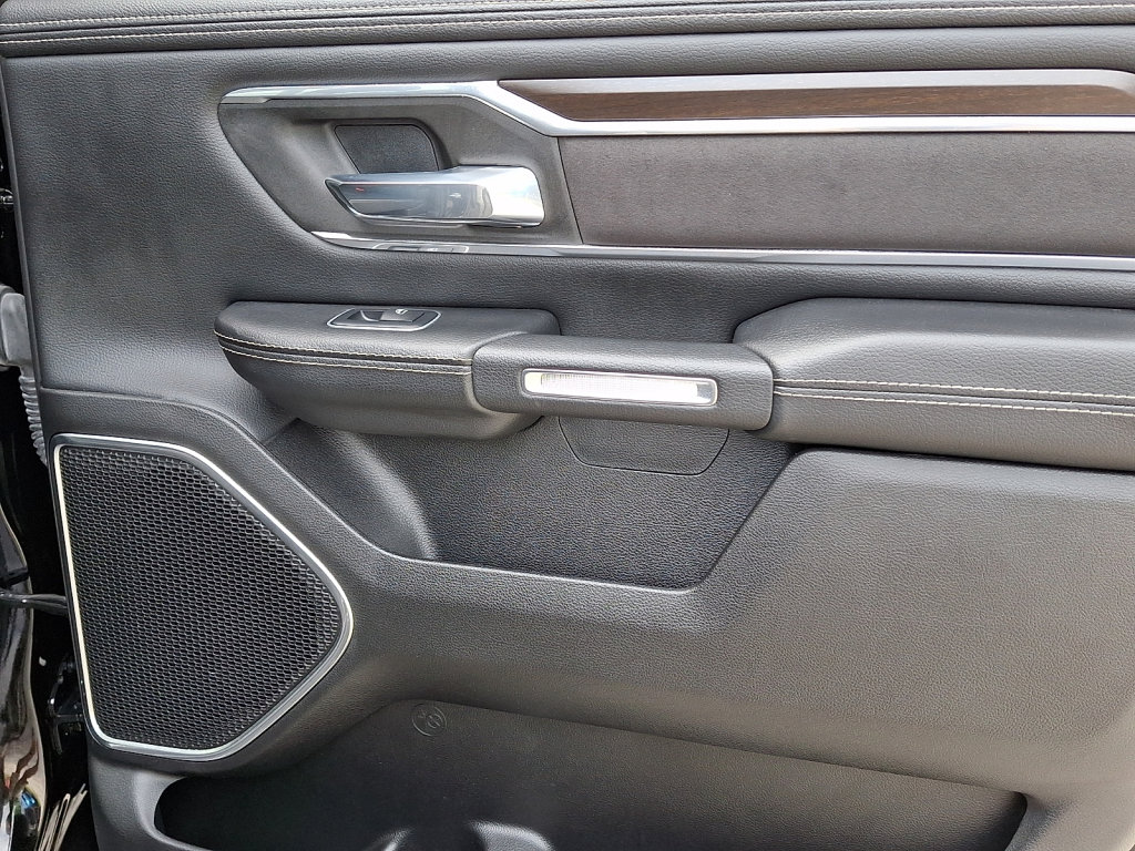 Used 2022 RAM 1500 Laramie AWD/4WD image 14