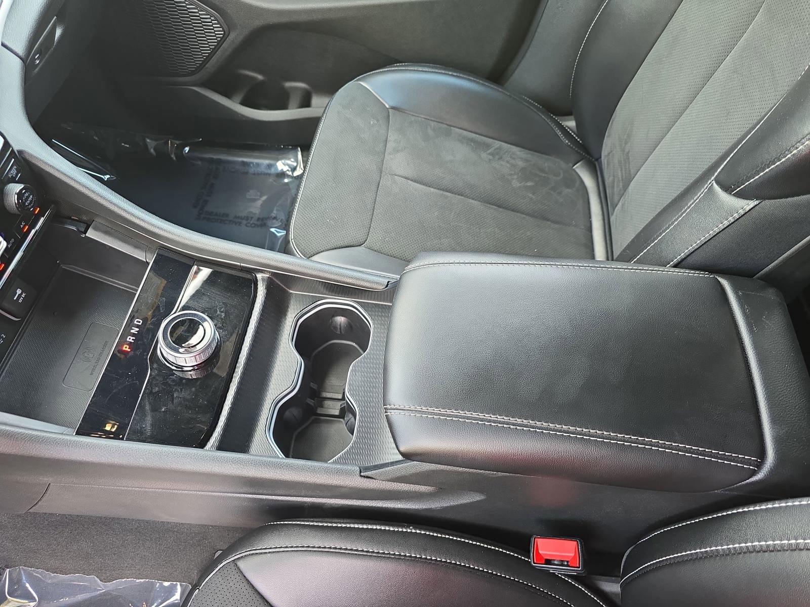 Used 2024 Jeep Grand Cherokee Altitude image 25