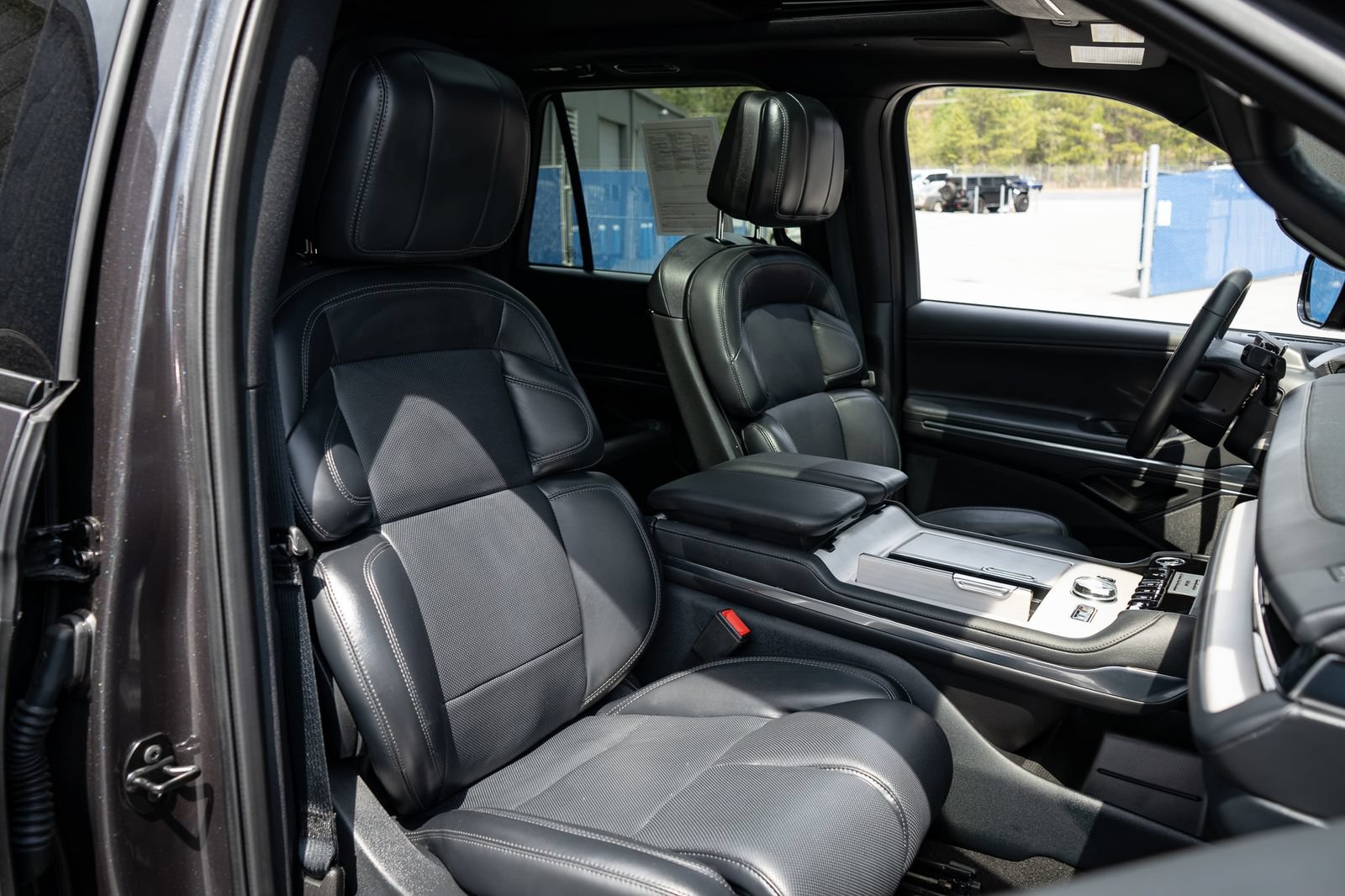Used 2025 Lincoln Navigator L Reserve w/ Jet Appearance Package AWD/4WD image 45