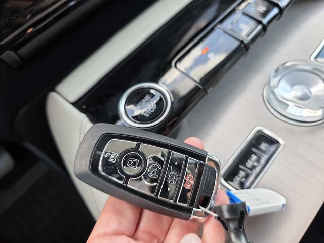 Used 2025 Lincoln Navigator Reserve AWD/4WD image 17