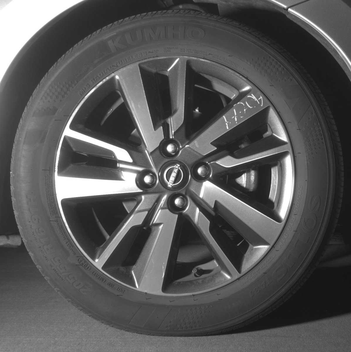 Used 2025 Nissan Versa SV image 13