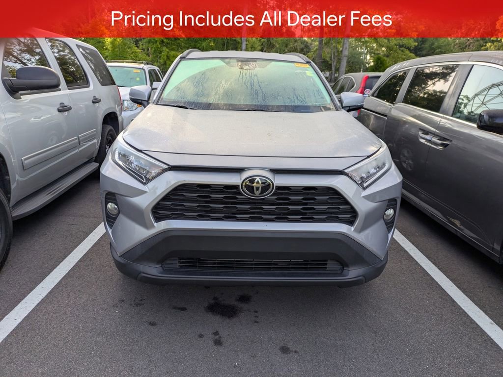 Used 2021 Toyota RAV4 XLE FWD image 2