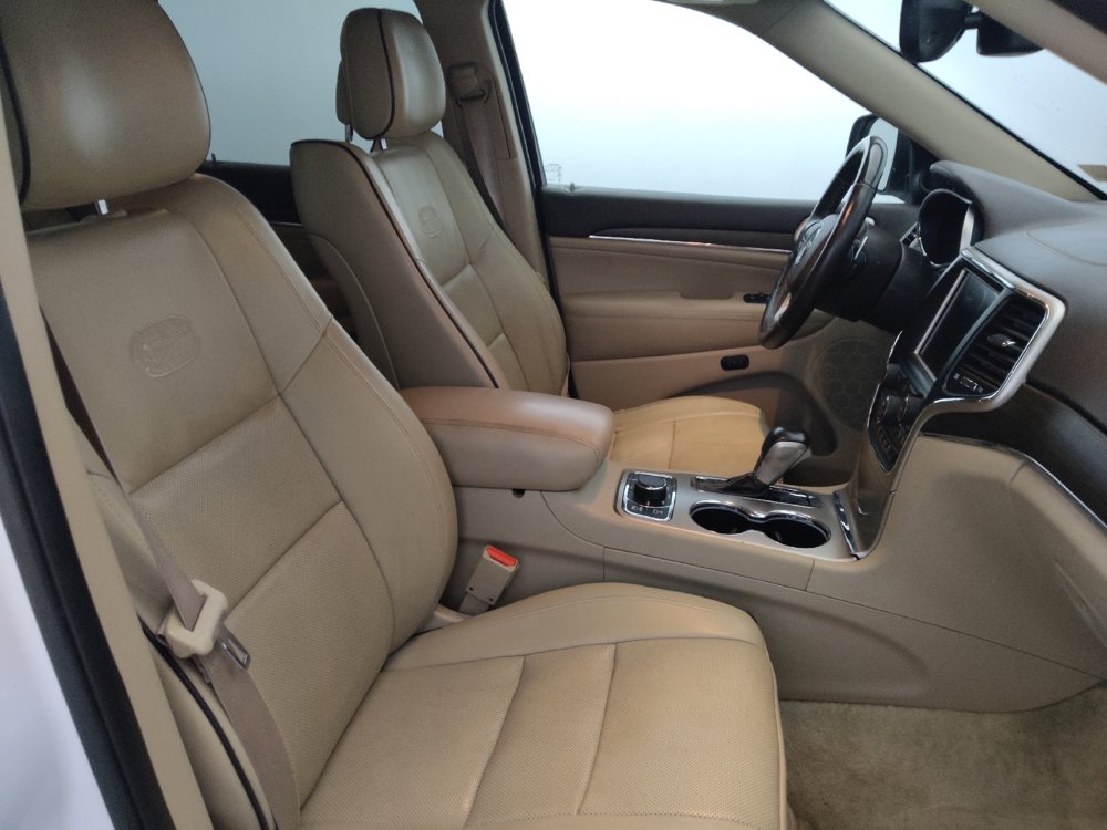 Used 2017 Jeep Grand Cherokee Overland AWD/4WD image 21