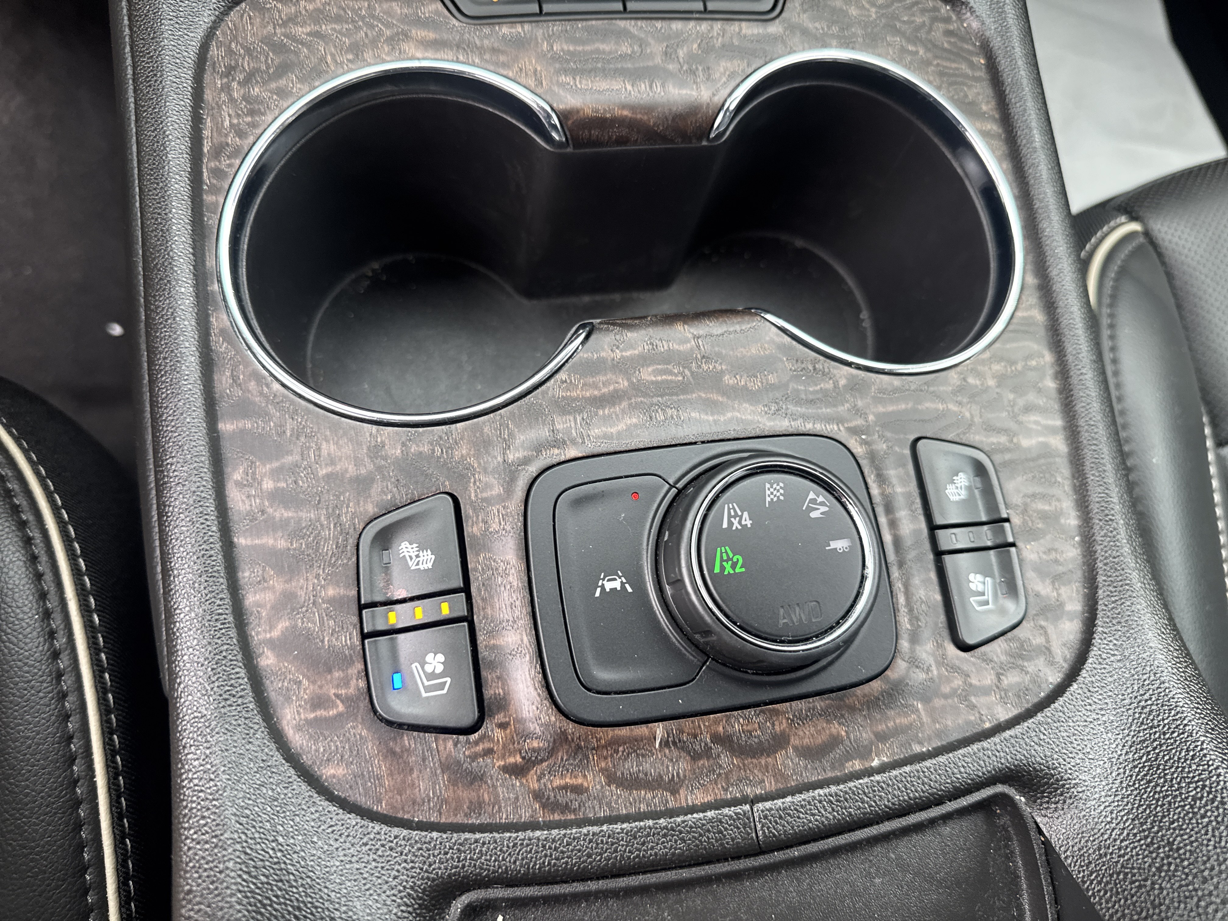 Used 2023 GMC Acadia Denali w/ Denali Ultimate Package AWD/4WD image 29