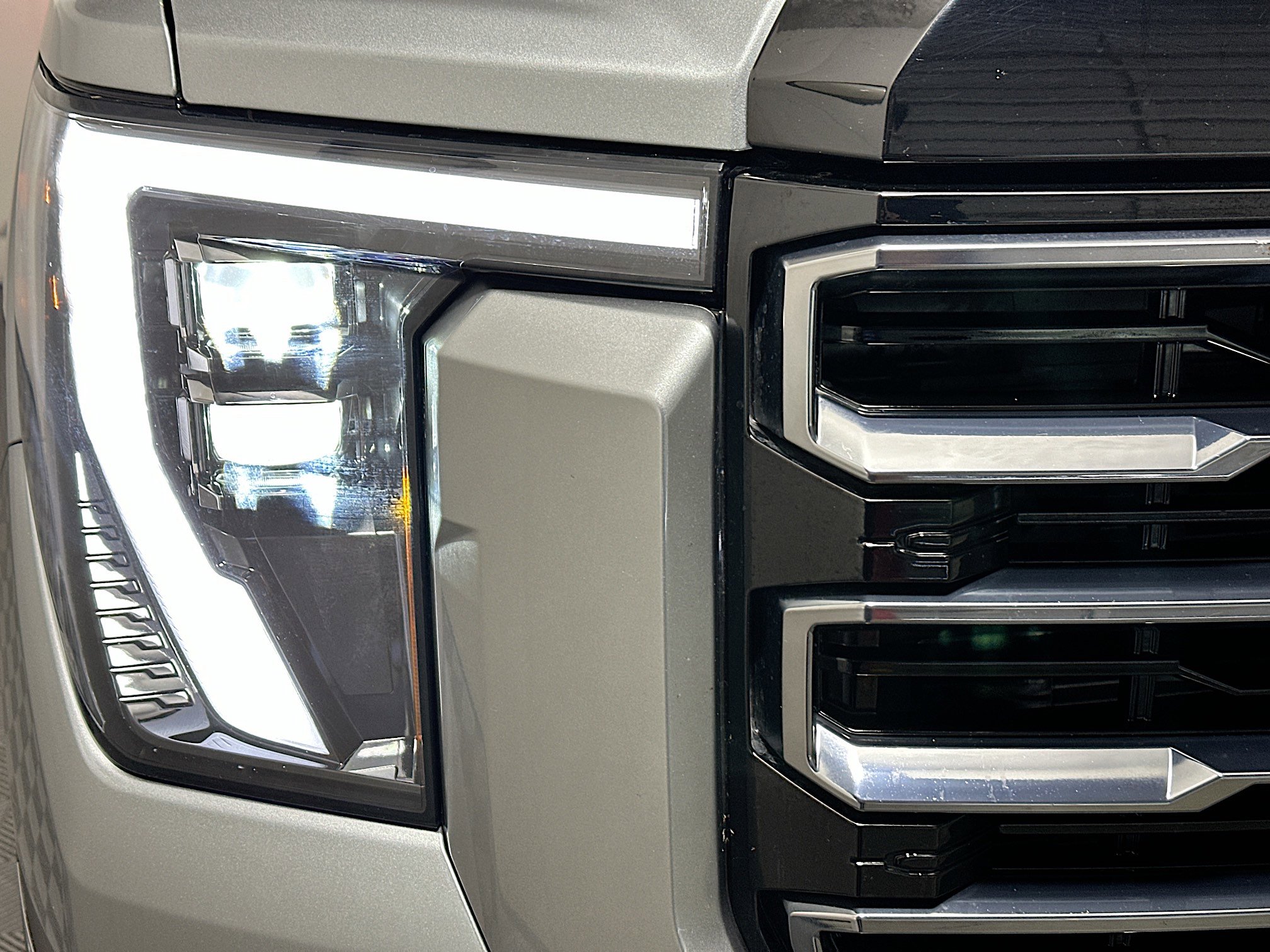 Used 2024 GMC Sierra 2500 AT4 w/ AT4 Premium Plus Package image 9