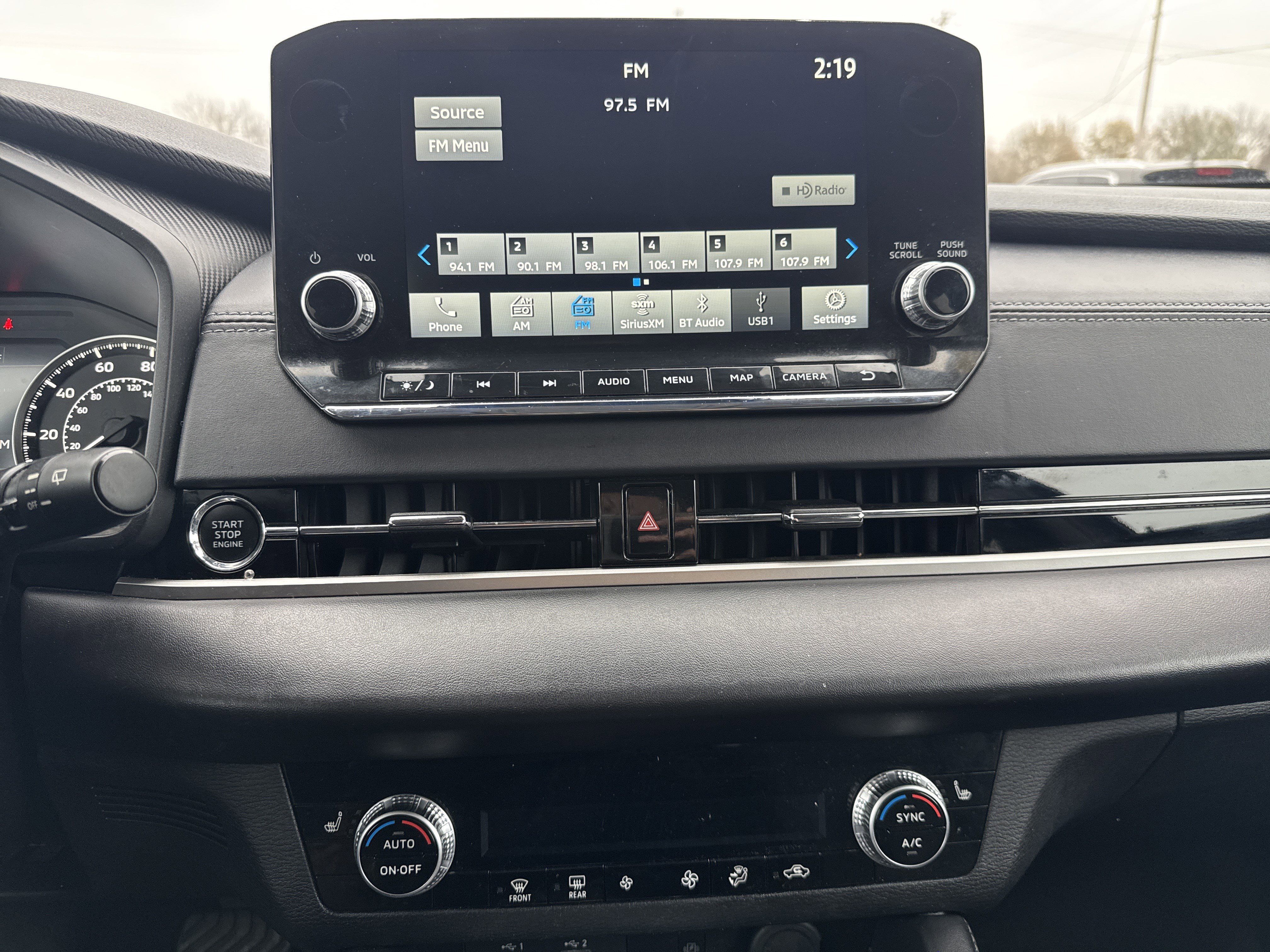 Used 2024 Mitsubishi Outlander SE Black Edition image 12