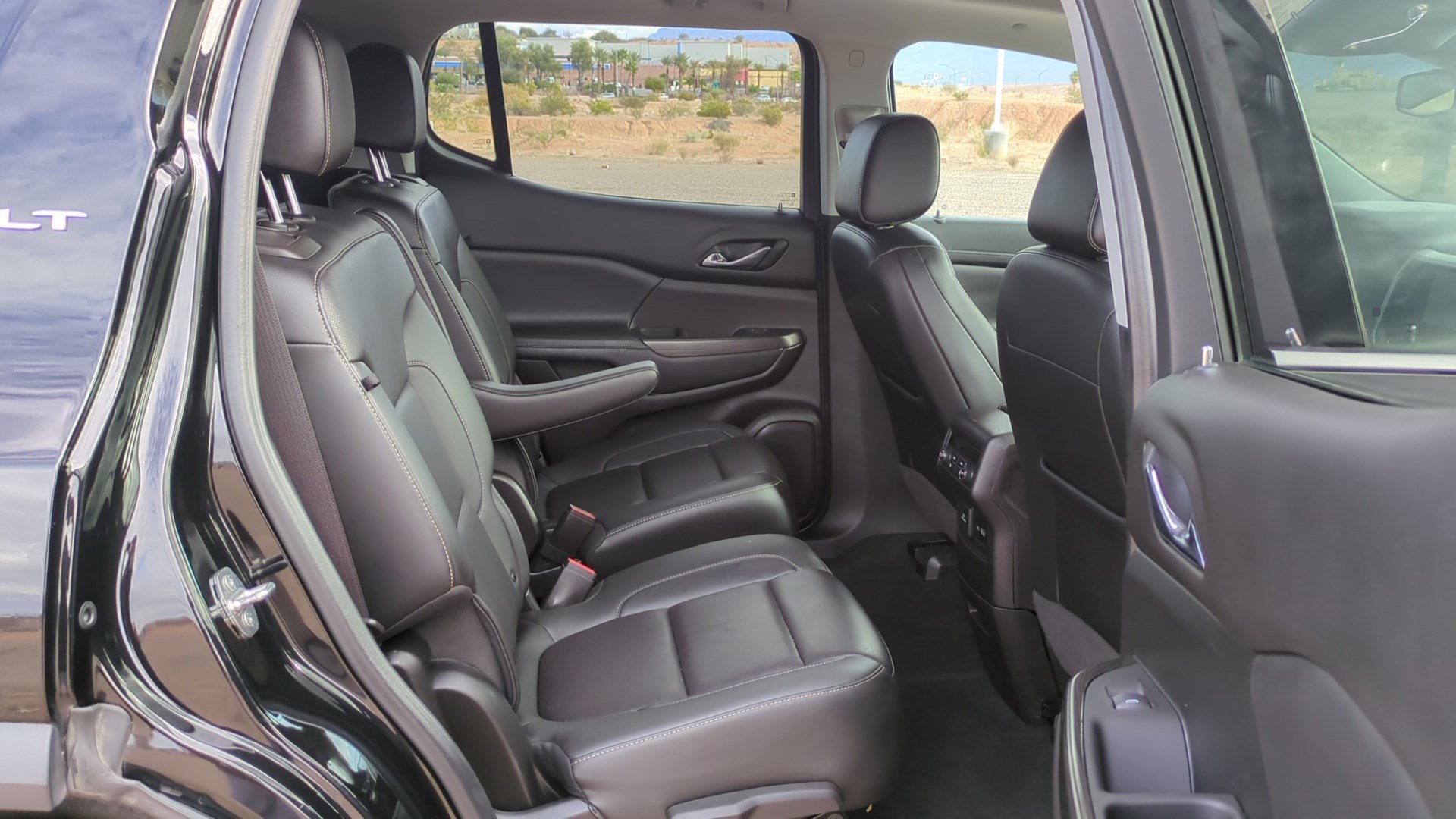 Used 2022 GMC Acadia SLT w/ Technology Package image 32