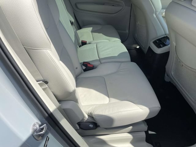 Used 2025 Volvo XC90 T8 Plus w/ Protection Package Premier AWD/4WD image 18