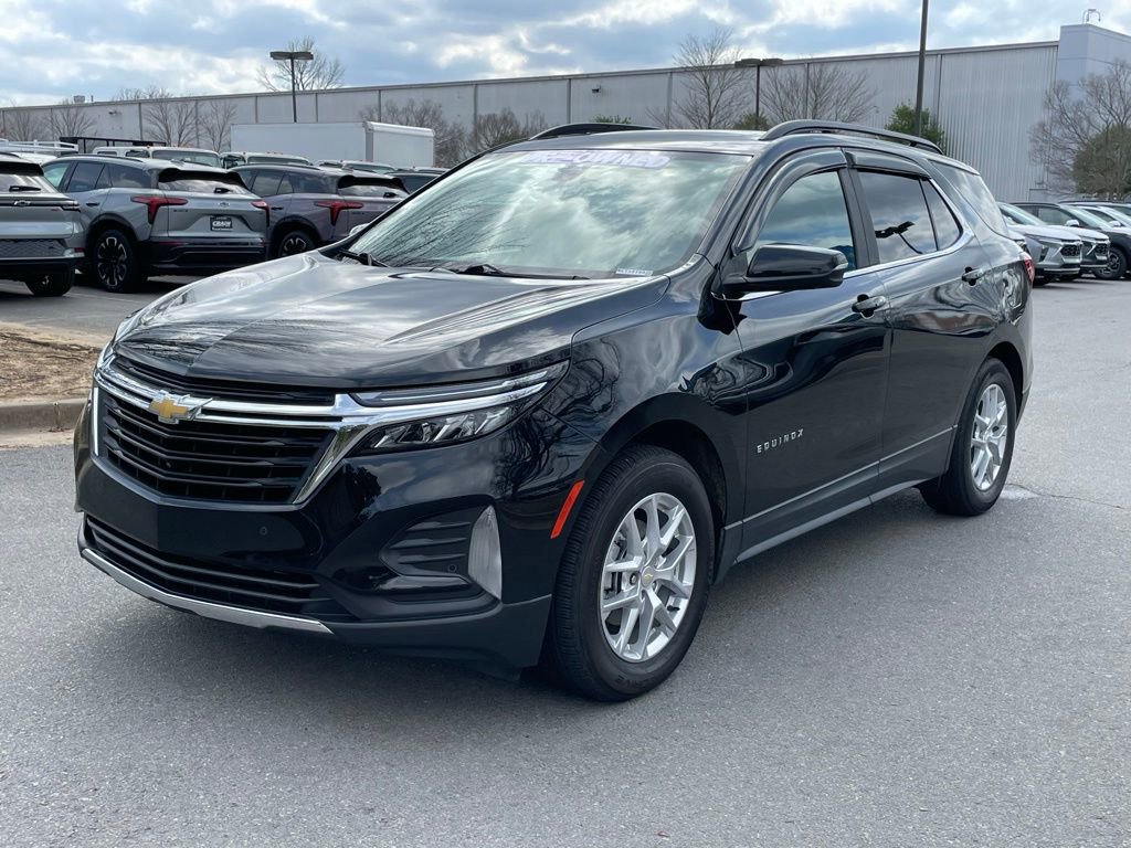 Used 2023 Chevrolet Equinox LT image 3