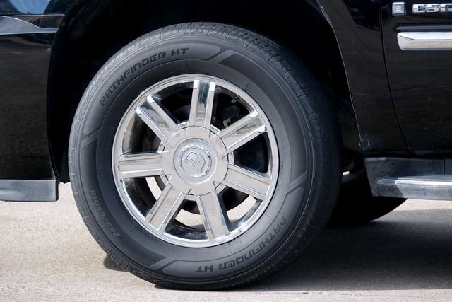 Used 2007 Cadillac Escalade 2WD w/ Information Package image 40